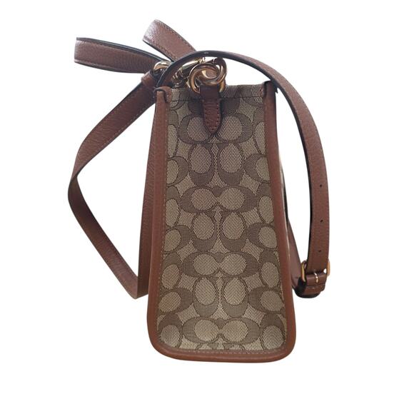 COACH CC906 Dempsey Tote Bag 22 Signature Jacquard Coach Patch Rainbow Stripes - Picture 4 of 10